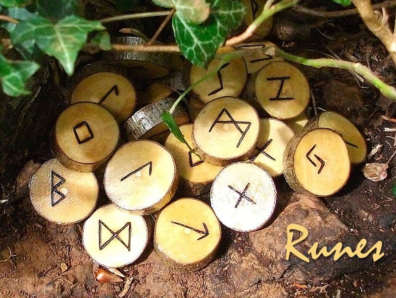 Runane Book a Rune Reading – Shamanism UK